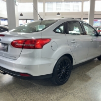 FOCUS SEDAN TITANIUM 2.0
