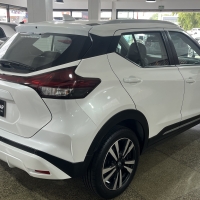 KICKS ADVANCE 1.6 FLEX