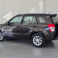 GRAND VITARA L EDITION 2.0 AUT. COM INTERIOR CARAMELO + TETO SOLAR