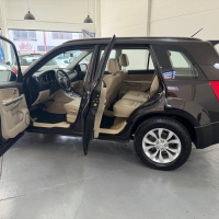 GRAND VITARA L EDITION 2.0 AUT. COM INTERIOR CARAMELO + TETO SOLAR