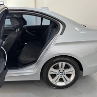 320I MODERN SPORT 2.0 TURBO AUTOMÁTICA