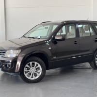 GRAND VITARA L EDITION 2.0 AUT. COM INTERIOR CARAMELO + TETO SOLAR