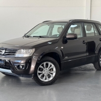 GRAND VITARA L EDITION 2.0 AUT. COM INTERIOR CARAMELO + TETO SOLAR