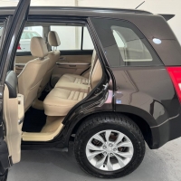 GRAND VITARA L EDITION 2.0 AUT. COM INTERIOR CARAMELO + TETO SOLAR
