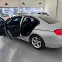 320I MODERN SPORT 2.0 TURBO AUTOMÁTICA