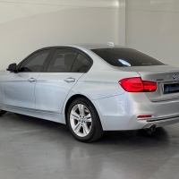 320I MODERN SPORT 2.0 TURBO AUTOMÁTICA